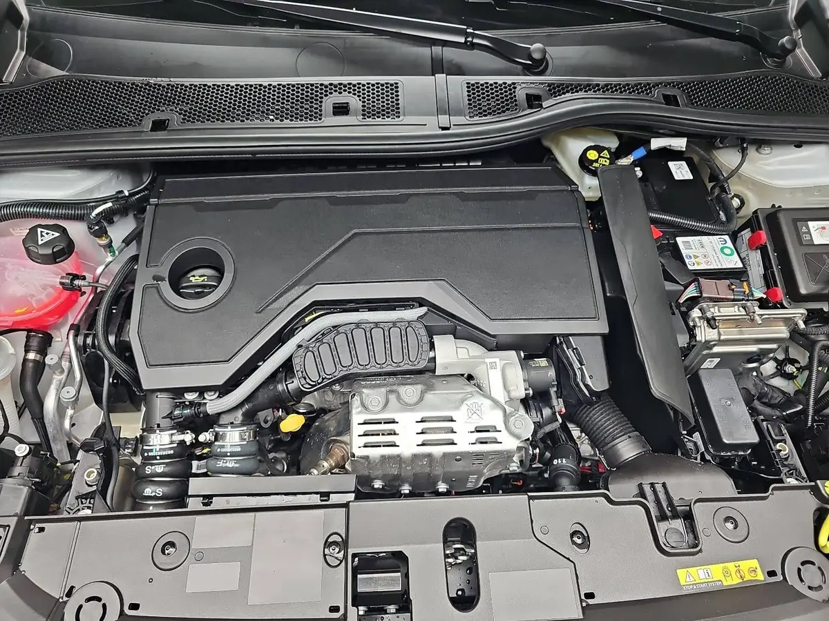PEUGEOT 208 1.2 HYBRID 110 E-DSC6 STYLE LED GRA SHZ