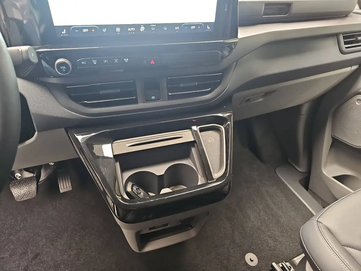 FORD TOURNEO CUSTOM 2.0 ECOBLUE AUTO. L1 TITANIUM X NAVI LED AHK