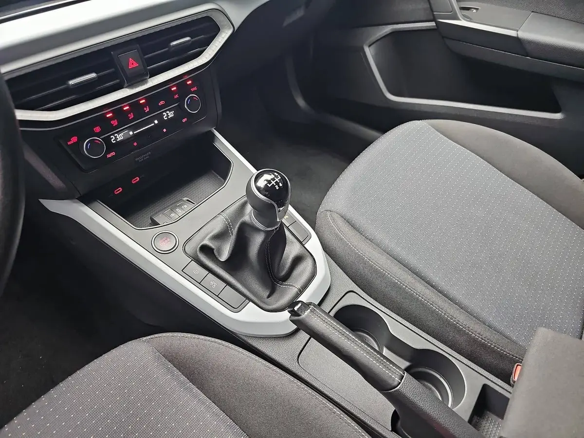 SEAT ARONA 1.0 TSI STYLE LED GRA P-ASSIST LM16