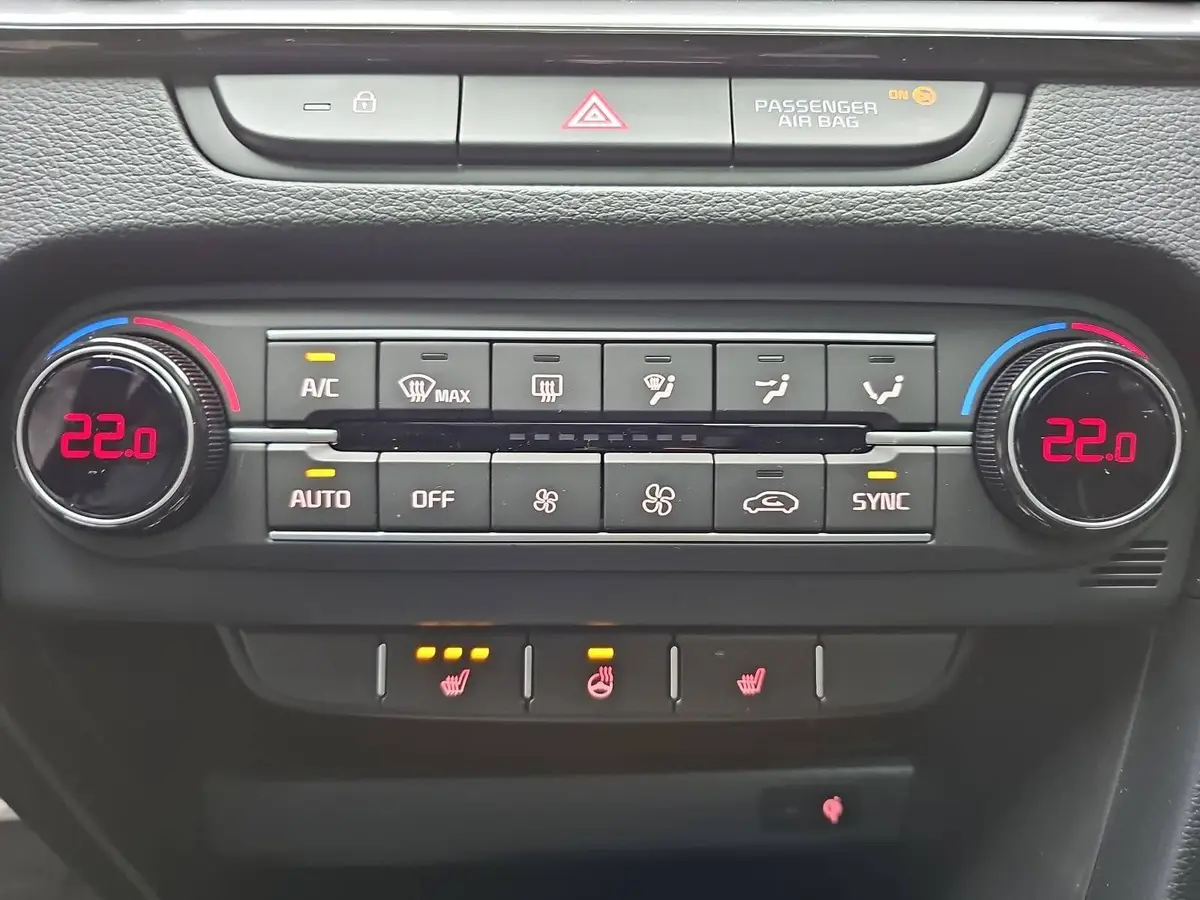 KIA CEED SW 1.5 T-GDI DCT7 GT-LINE TECHNOLOGIE LEDER GLASDACH PERFORMANCE