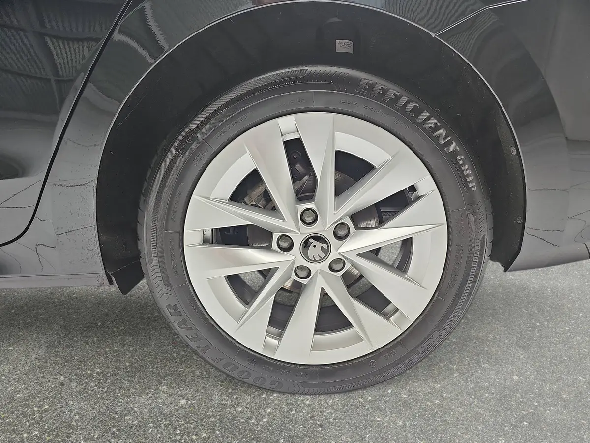 SKODA OCTAVIA COMBI 1.5 TSI DSG SELECTION LED AUDIO WINTER EL.HECKKL. 