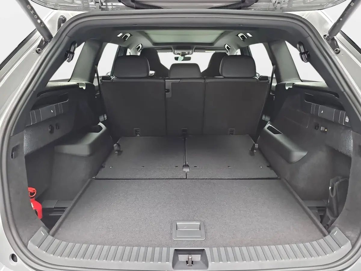 SKODA KODIAQ 1,5 DSG SPORTLINE NAVI LED ACC PANO WINTER KAMERA 