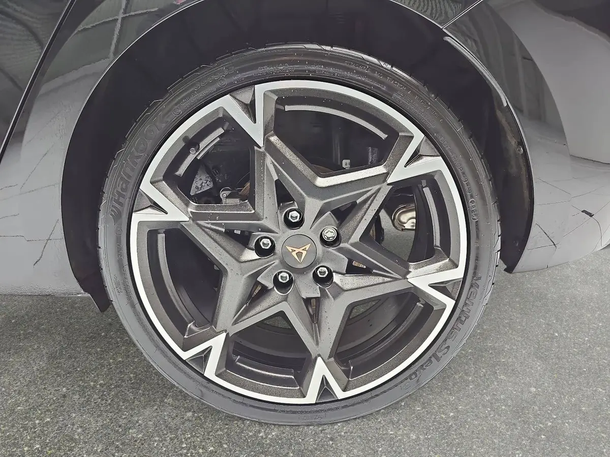 CUPRA LEON 1.5 ETSI DSG LED ACC DCC FULL-LINK WINTER PDC KAME