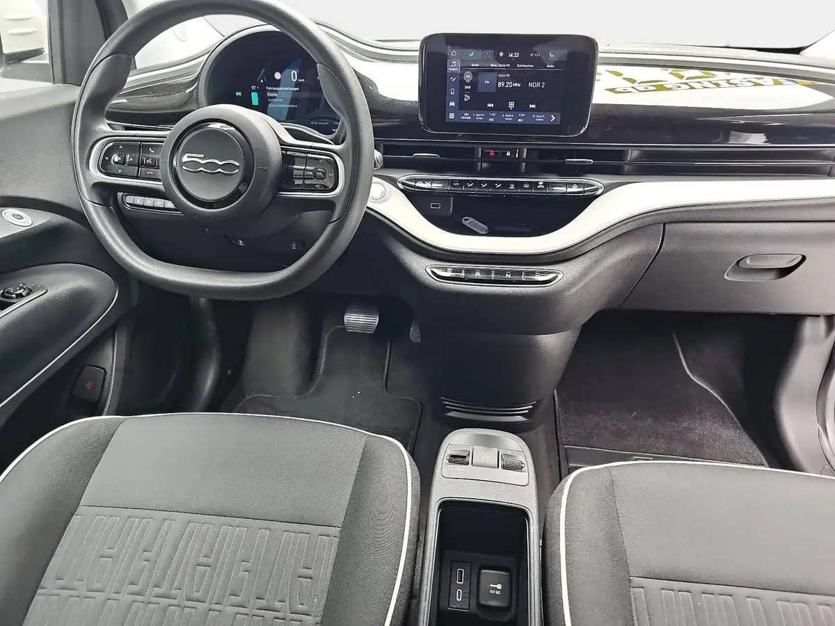 FIAT 500E ELEKTRO 23.8 KWH ACTION KLIMA DAB APPLE/ANDROID ALL-SEASON