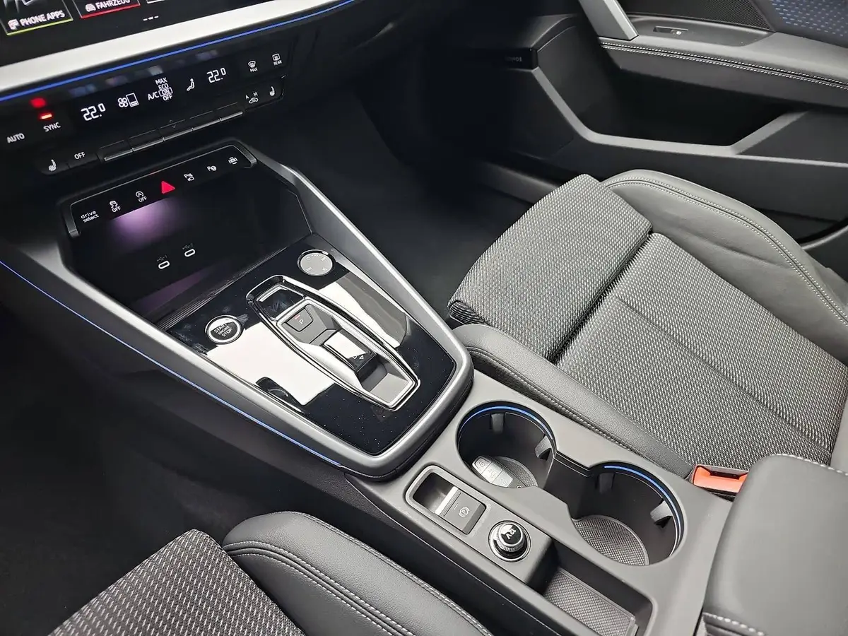 AUDI A3 35 TFSI DSG SPORTBACK S LINE NAVI LED KAMERA LM18