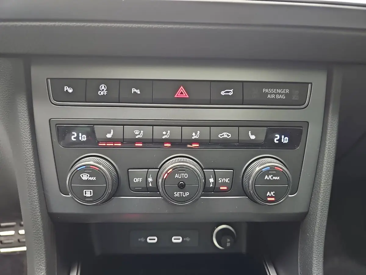 CUPRA ATECA 1.5 TSI DSG PANO P-ASSIST AHK