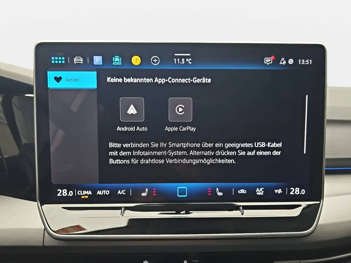 VW GOLF VIII 1.5 TSI LIFE LED ACC KAMERA AHK LM17