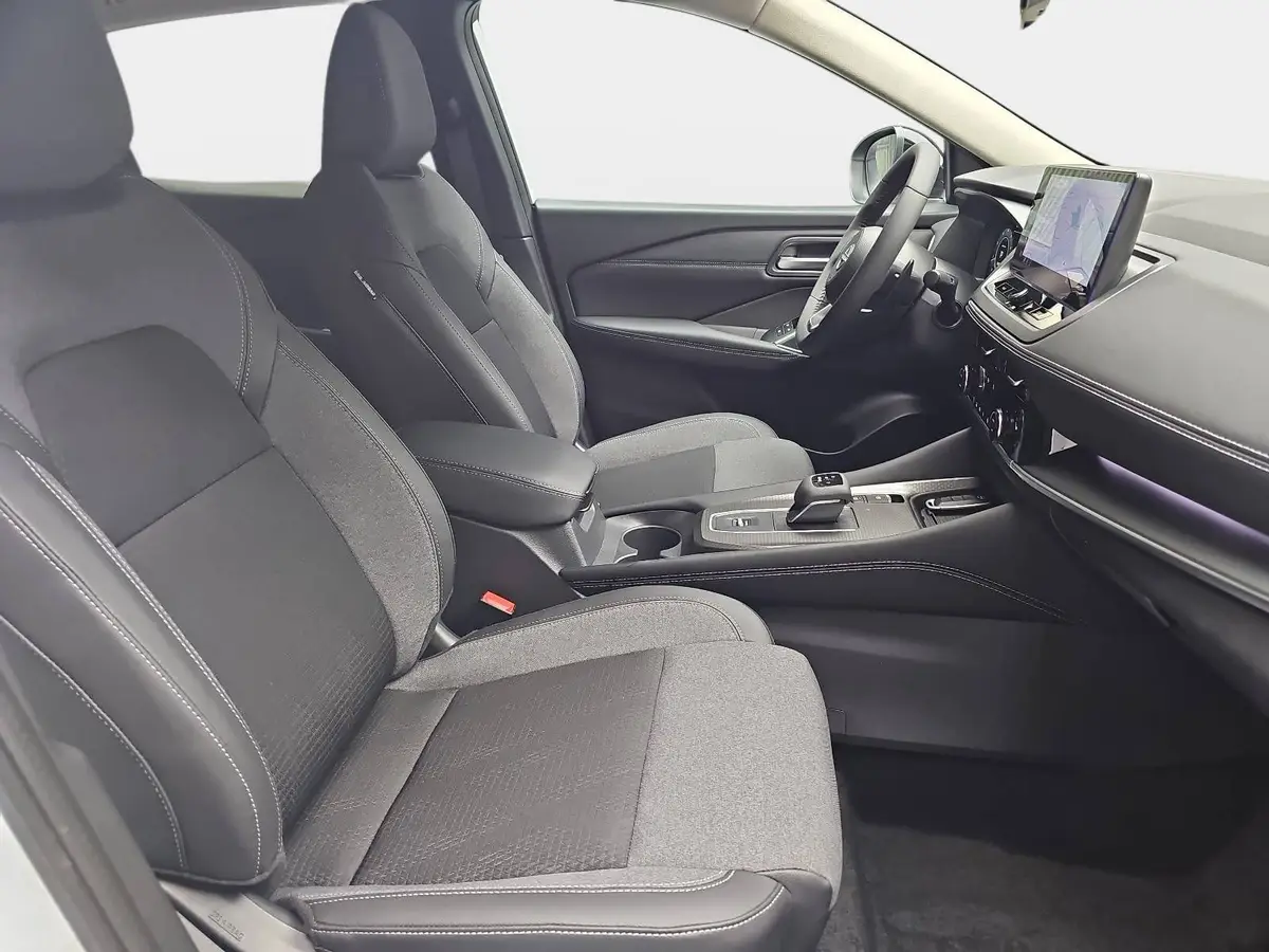 NISSAN QASHQAI 1.3 DIG-T XTRONIC N-CONNECTA PANO WINTER