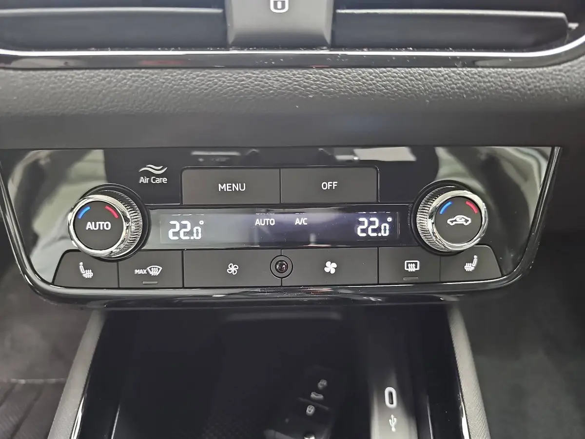 SKODA KAMIQ 1.0 TSI DSG CLASSIC LED KAMERA LM