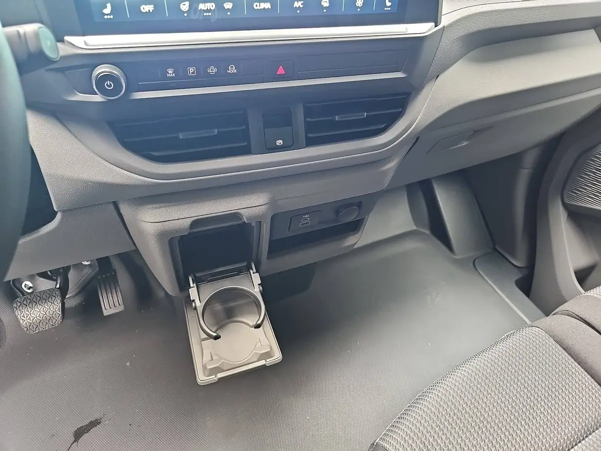 VW T7 TRANSPORTER 2.0 TDI DSG KASTEN L2H1 LED