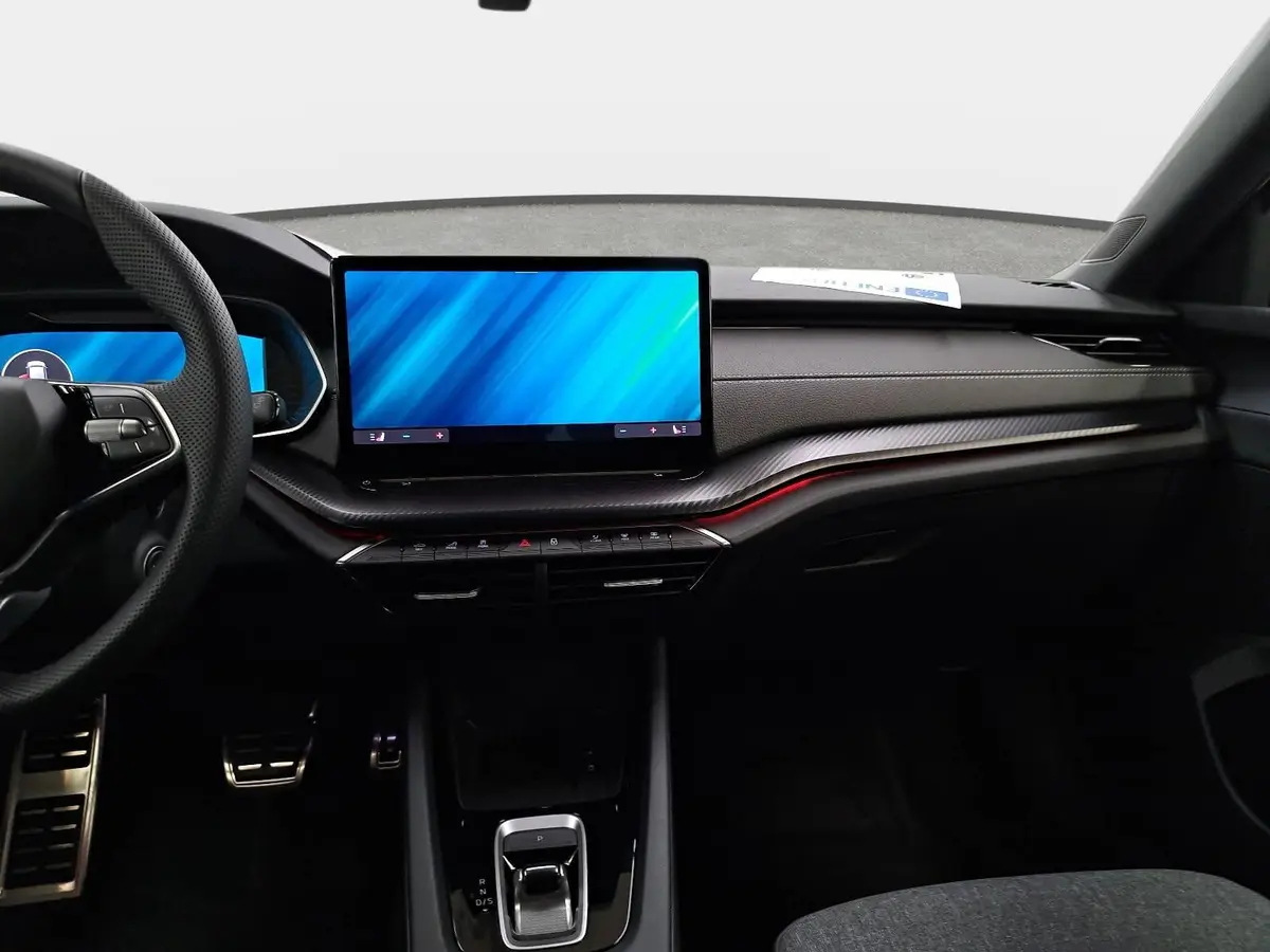 SKODA OCTAVIA COMBI 2.0 TDI DSG SPORTLINE NAVI LED