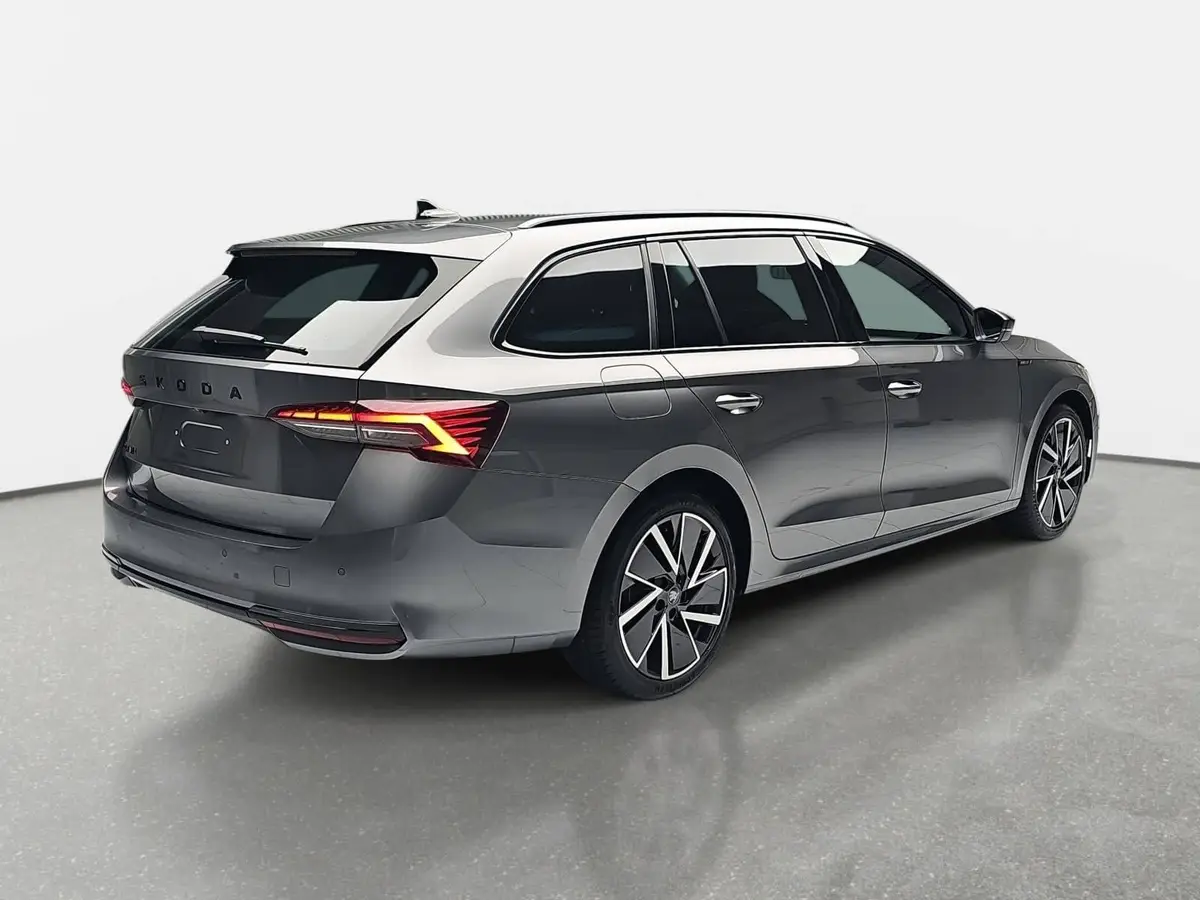 SKODA OCTAVIA COMBI 2.0 TDI DSG SPORTLINE NAVI LED