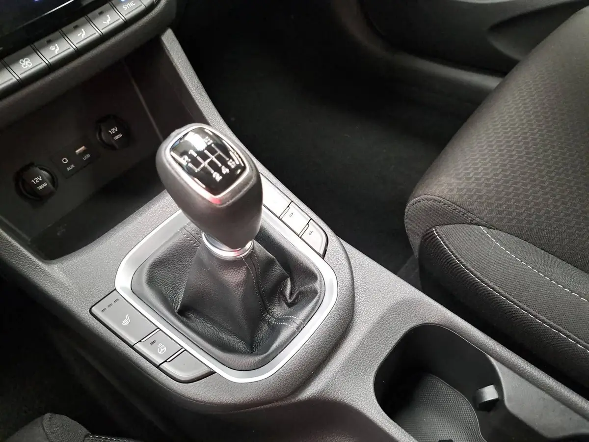 HYUNDAI I30 1.4 YES! GRA WINTER KAMERA