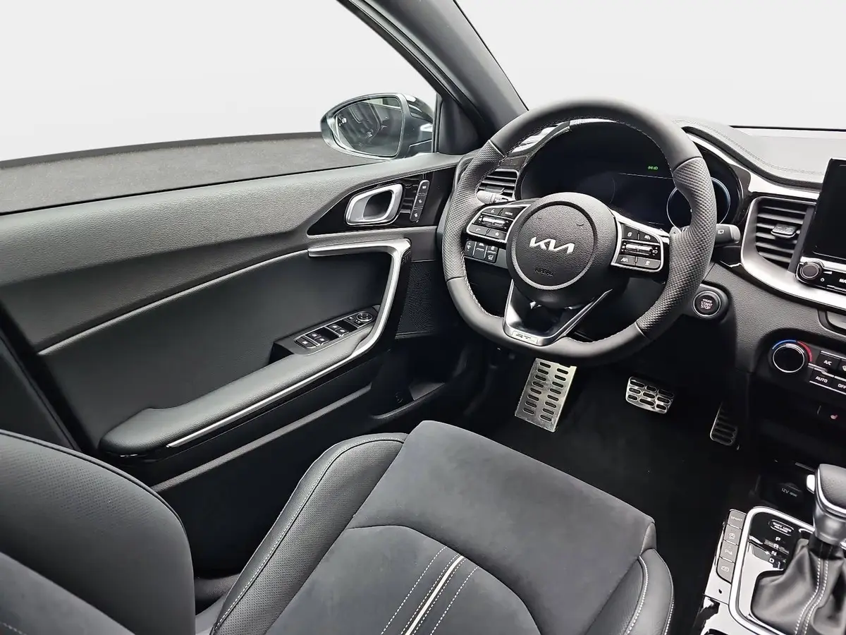 KIA XCEED 1.6 T-GDI 180 DCT GT-LINE MJ26 LEDER GLASDACH