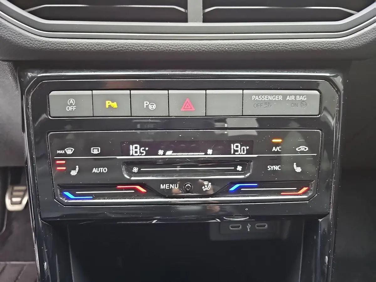 VW T-CROSS 1.0 TSI GOAL NAVI LED KLIMAAUTO ACC P-ASSIST WINTE