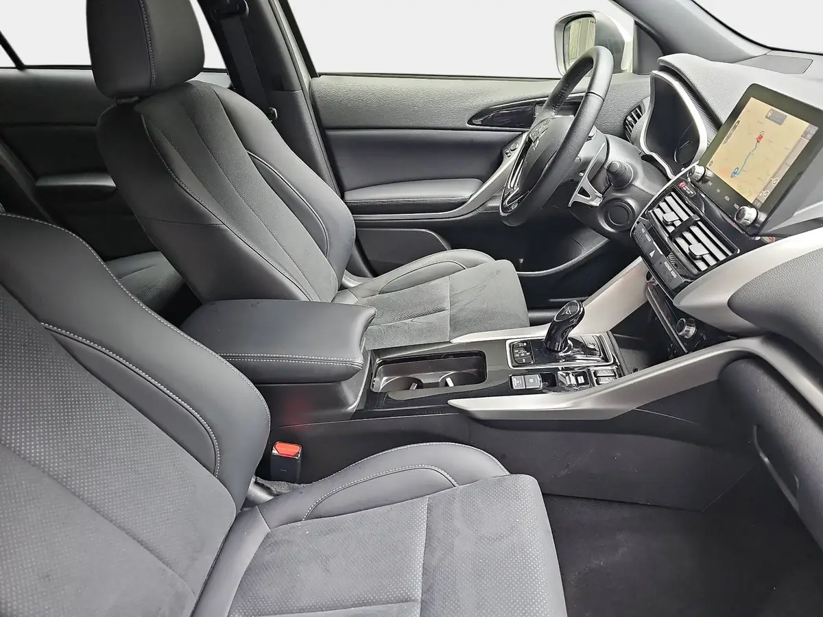 MITSUBISHI ECLIPSE CROSS 2.4 MIVEC PHEV CVT SELECT NAVI LED STANDH. 360° LM