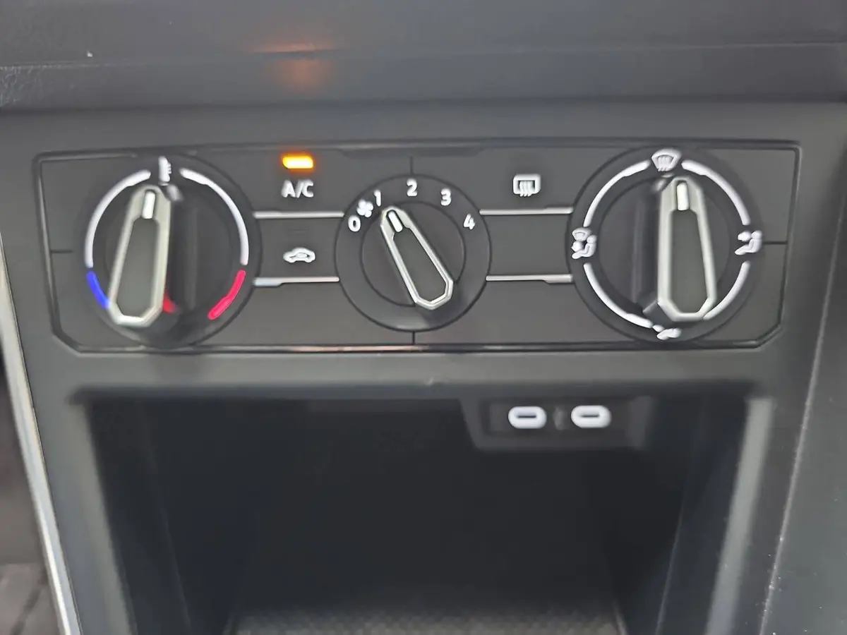 VW POLO 1.0 TSI LIFE LED KLIMA APP-CONNECT SICHT PDC KAMER