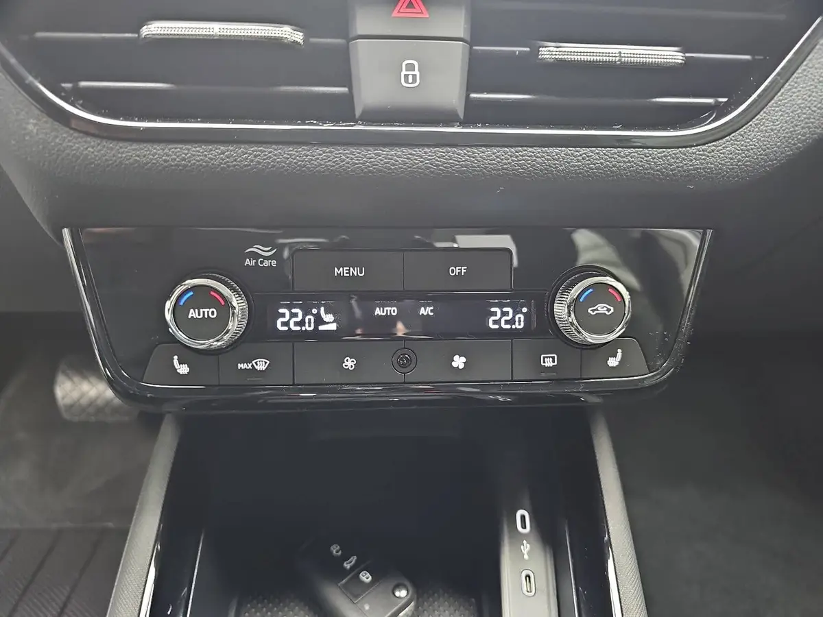 SKODA KAMIQ 1.0 TSI DSG SELECTION LED AHK LM