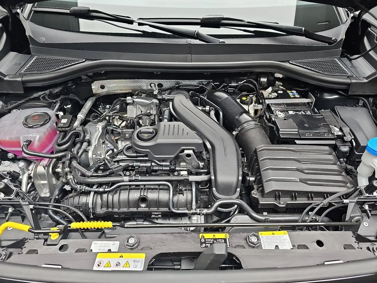 VW T-ROC 1.5 ETSI DSG R-LINE MATRIX AHK LM19