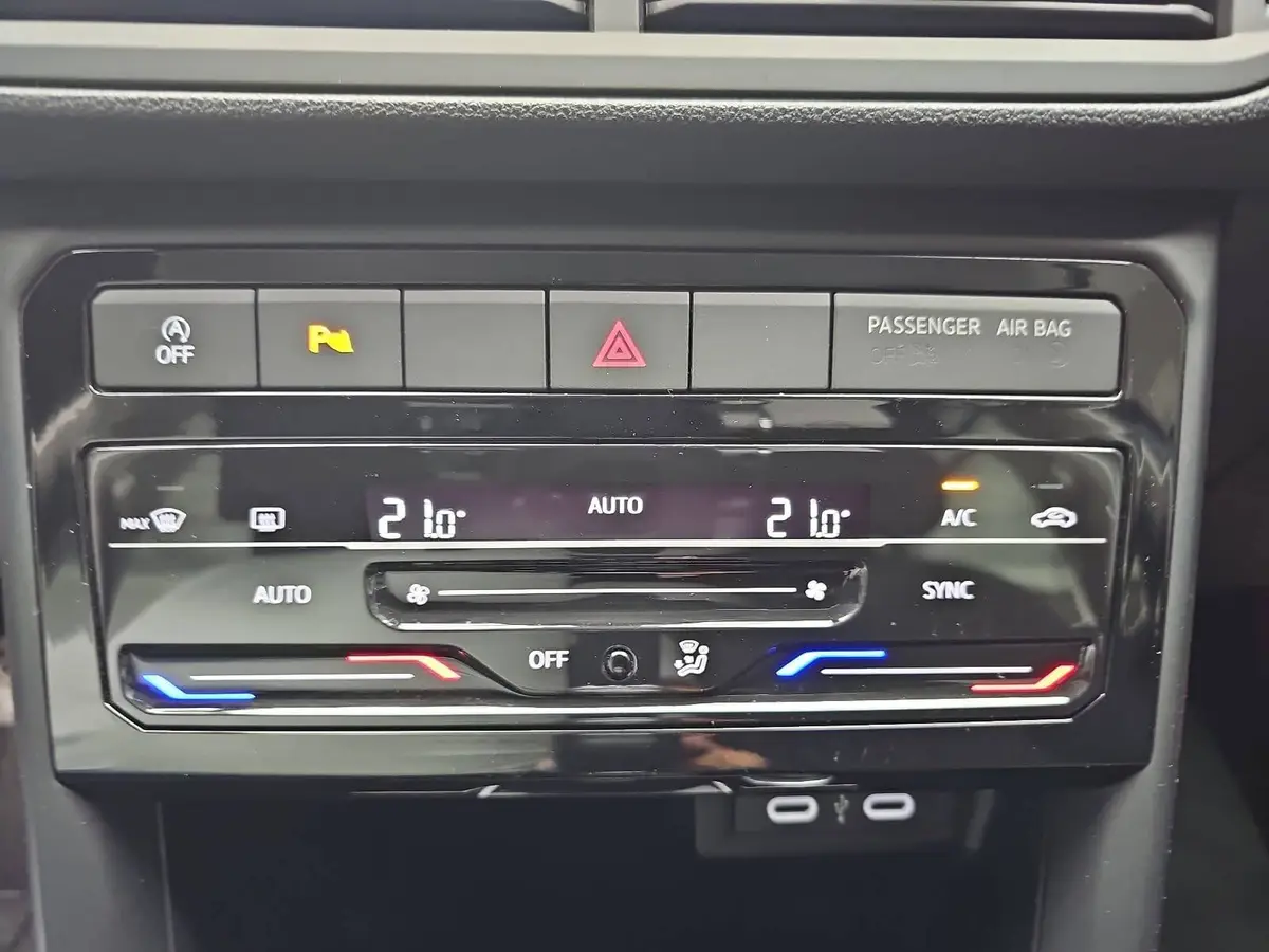 VW T-CROSS 1.0 TSI LIFE NAVI ACC PDC KAMERA LM