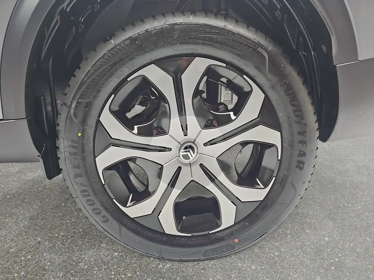 CITROËN C3 AIRCROSS 1.2 HYBRID 145 E-DCS6 PLUS 7-S