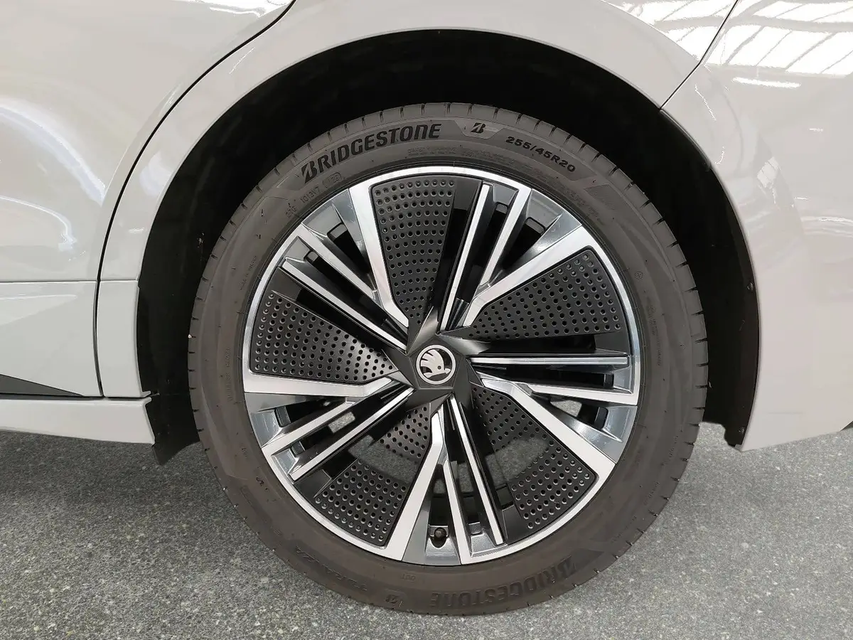 SKODA ENYAQ COUPE 85 SELECTION 82KWH NAVI LED