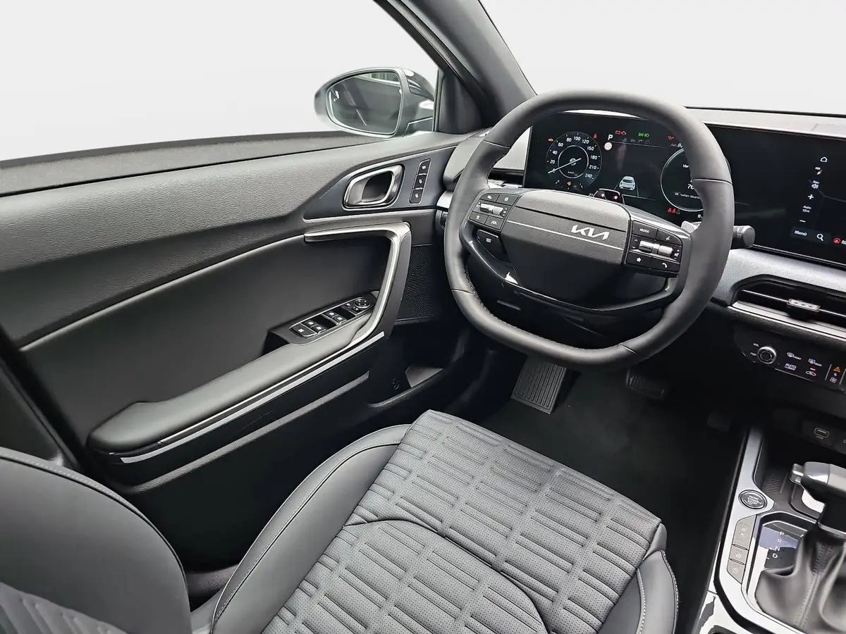 KIA XCEED 1.6 T-GDI 180 DCT SPIRIT MJ27 SOUND SITZ ADVANCED