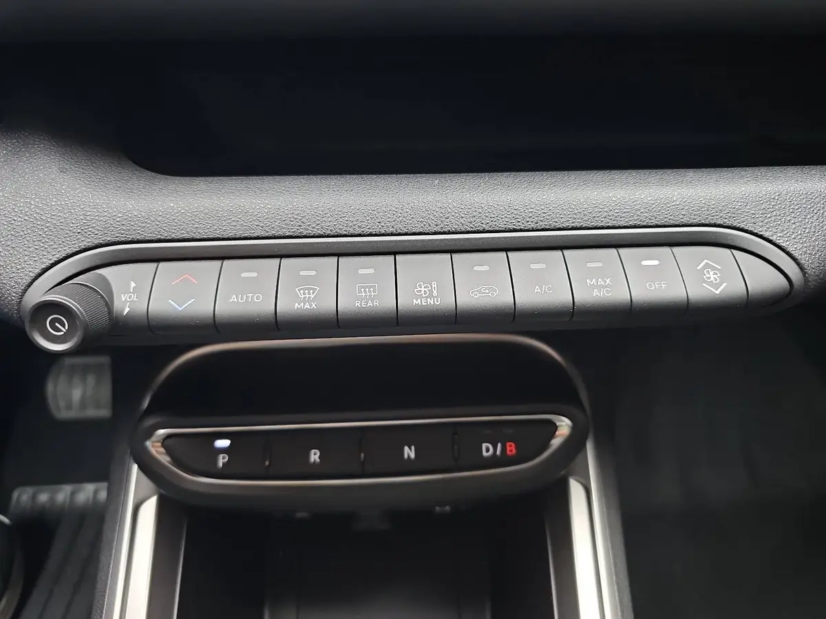 JEEP AVENGER ELEKTRO ALTITUDE NAVI