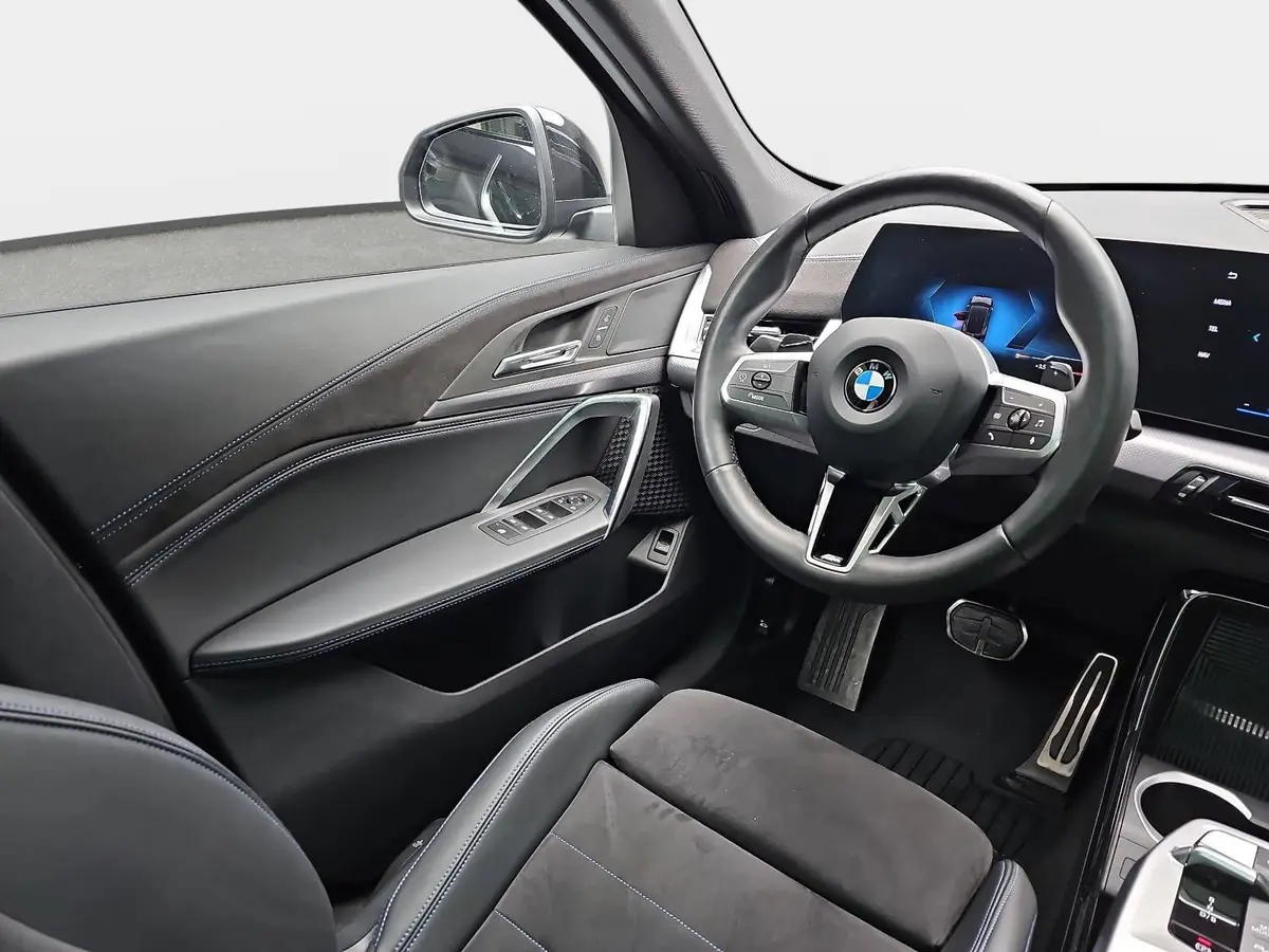 BMW X2 SDRIVE 18D AUTO. M SPORT NAVI LED ACC PANO KAMERA 