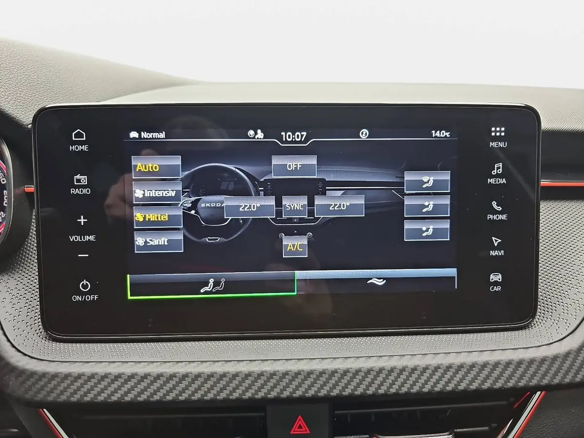 SKODA KAMIQ 1.5 TSI DSG MONTE CARLO NAVI MATRIX-LED PANO WINTE