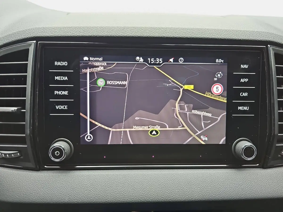 SKODA KAROQ 1.5 TSI DSG SPORTLINE NAVI LED-MATRIX PANO CANTON 