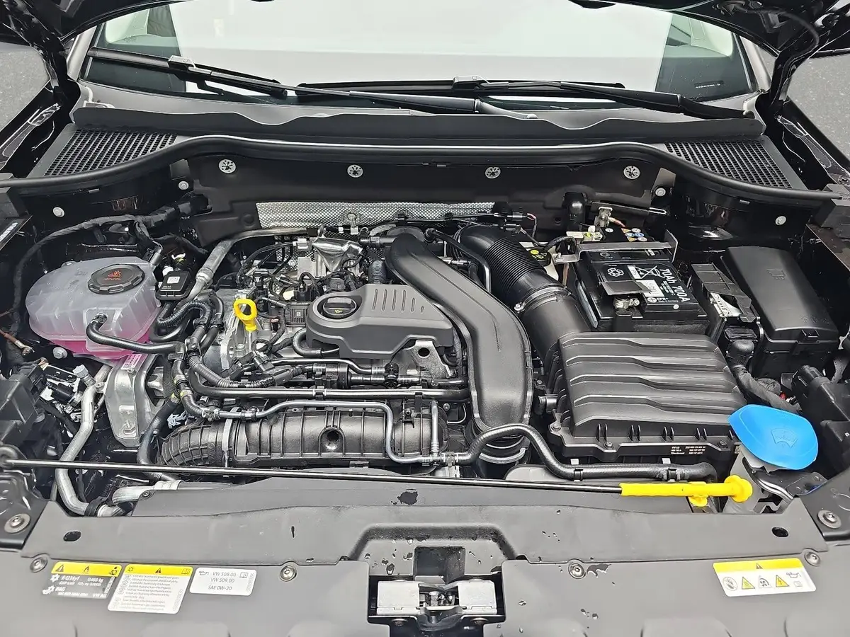 SKODA KAROQ 1.5 TSI DSG 130 JAHRE LED KAMERA AHK