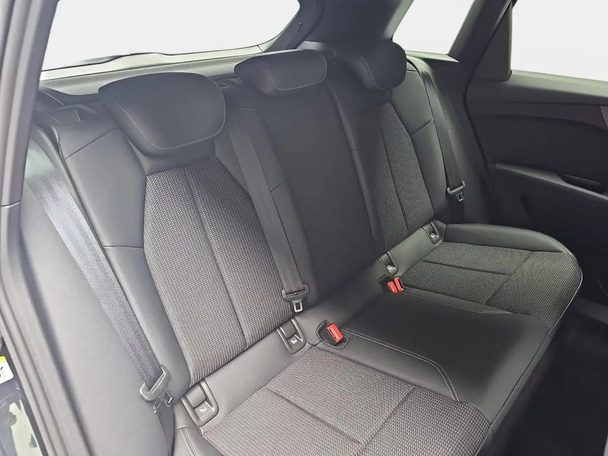 AUDI Q4 45 E-TRON S-LINE NAVI MATRIX KAMERA