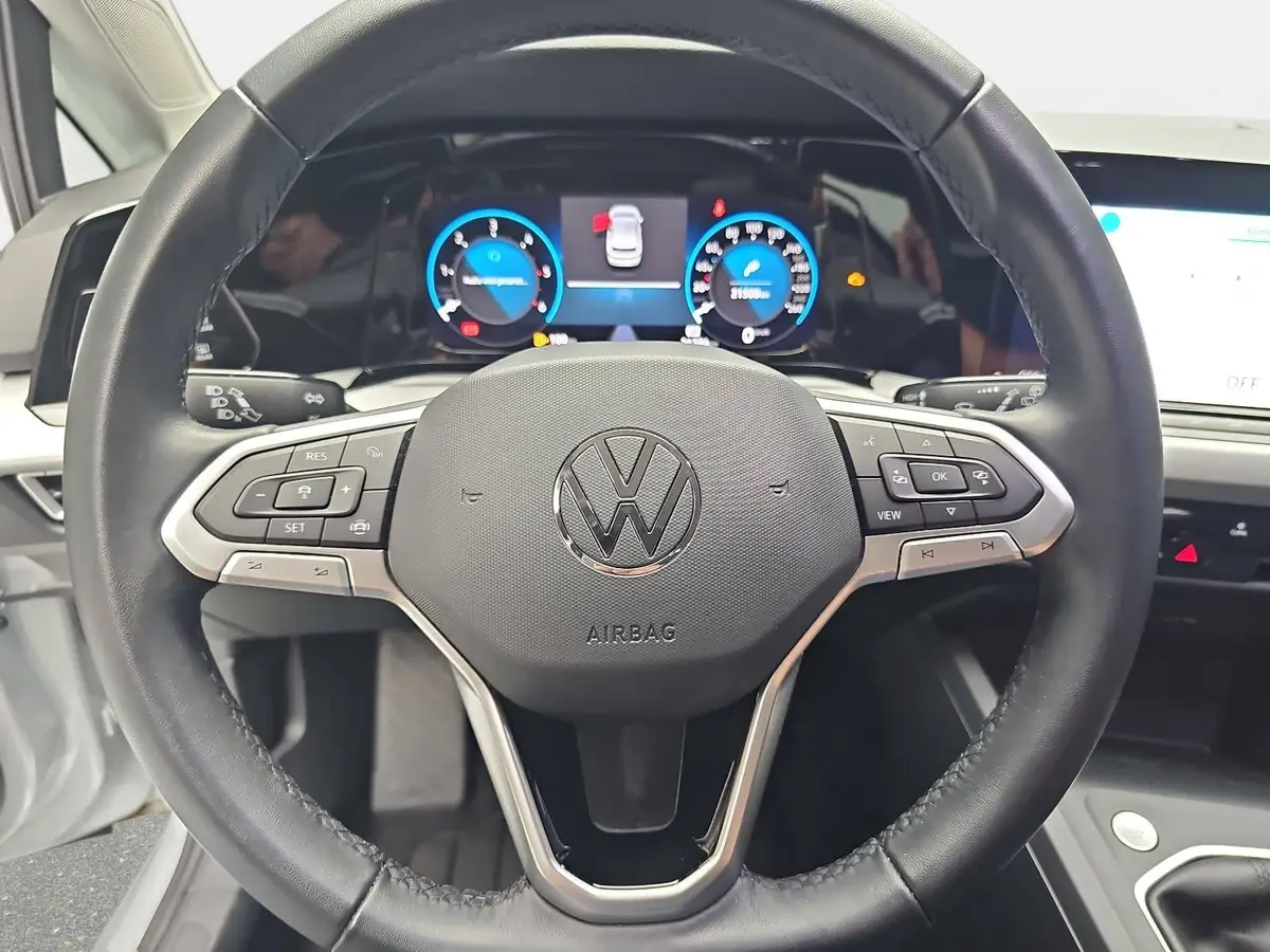 VW GOLF VIII 2.0 TDI LIFE NAVI LED KAMERA LM