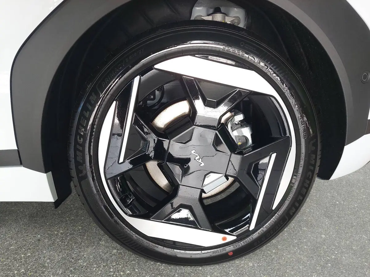 KIA EV4 81.4 KWH EARTH MJ26 UPGRADE TECHNOLOGY WINTER DWP DESIGN SOUND GLASD.