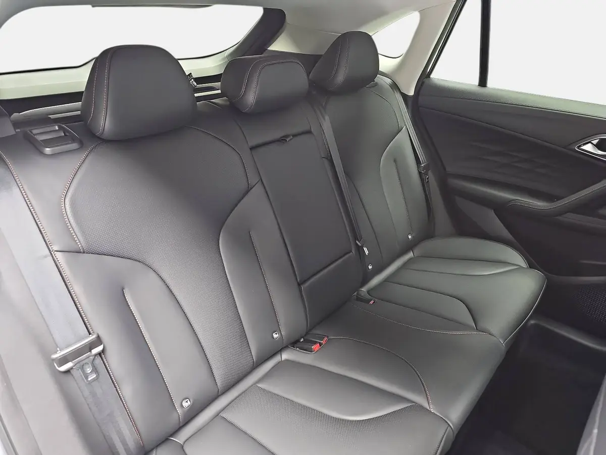 MG HS 1.5 PLUG-IN-HYBRID LUXURY LEDER 360-GRAD-KAMERA 19-ZOLL-LM