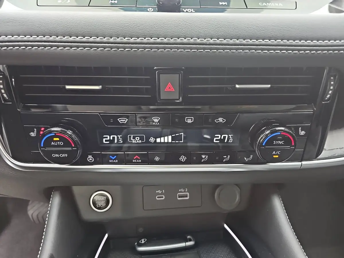 NISSAN X-TRAIL 1.5 VC-T MHEV AUTO. TEKNA PANORAMA BOSE 20ZOLL