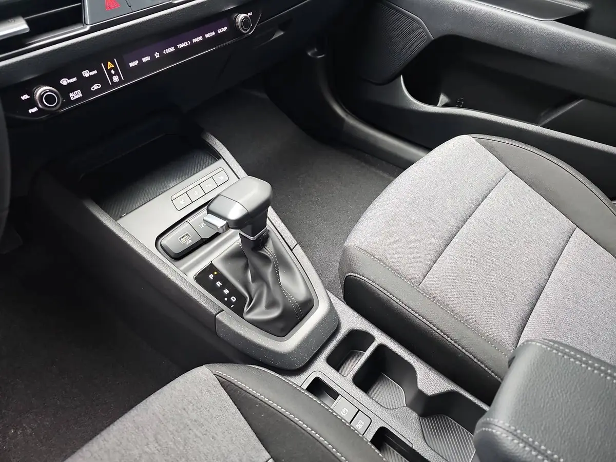 KIA STONIC 1.0 T-GDI 100 DCT VISION MJ26 SITZH. NAVI