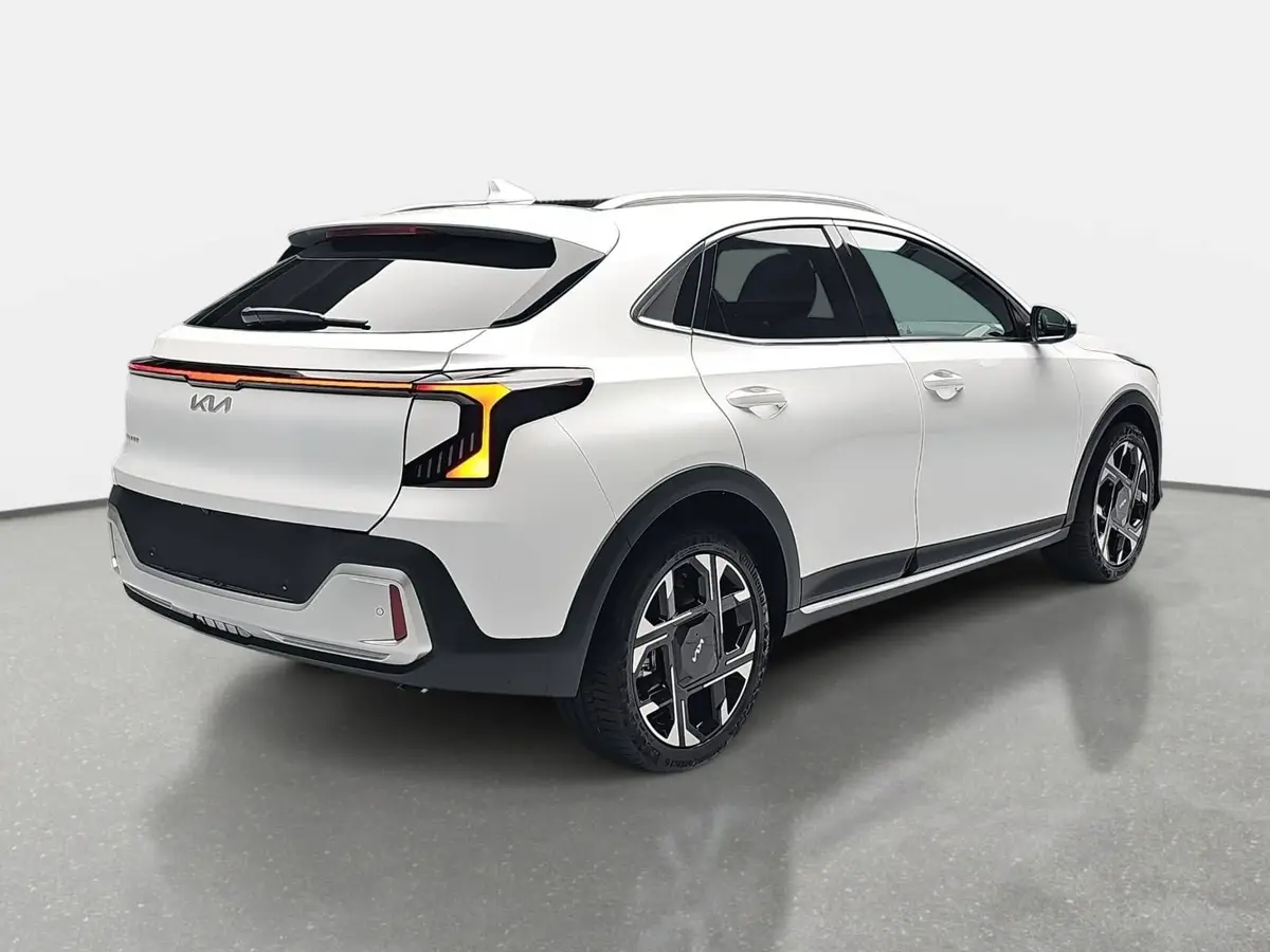 KIA XCEED 1.6 T-GDI 180 DCT SPIRIT MJ27 SOUND SITZ ADVANCED GLASDACH