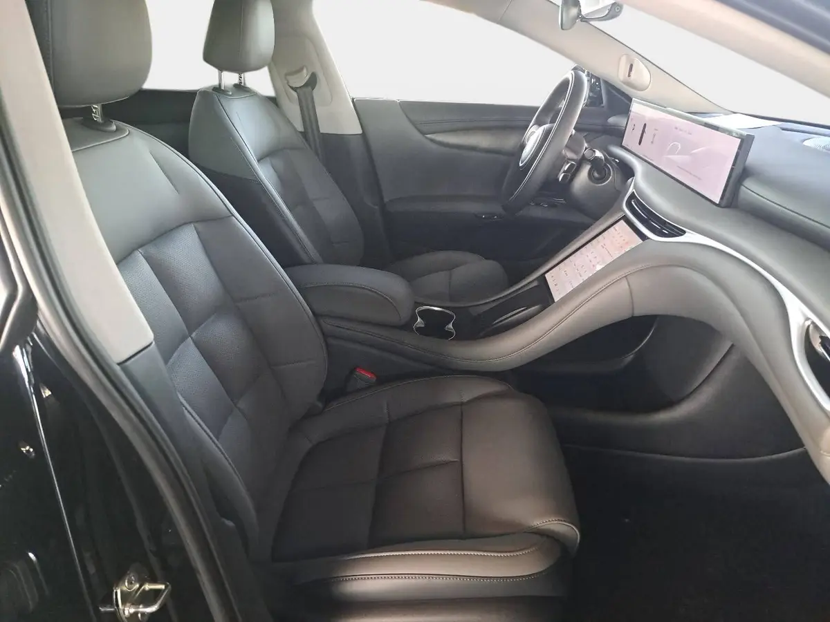 MG ANDERE EV 100 KWH MY26 PREMIUM
