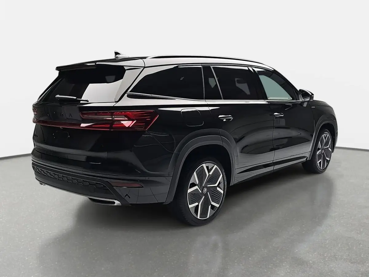 SKODA KODIAQ 2.0 TDI DSG SPORTLINE 4X4 NAVI LED ACC PANO 7S AHK