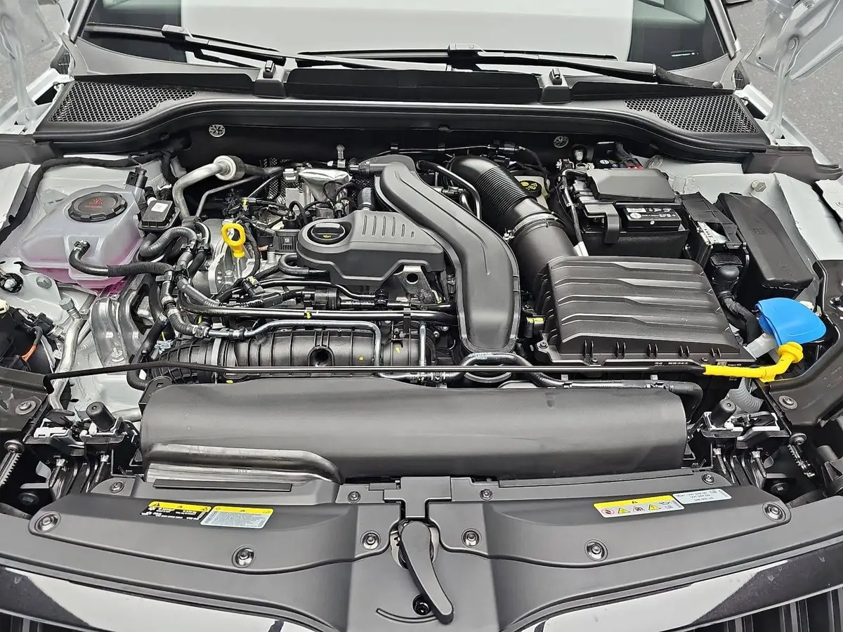 SKODA KAMIQ 1.5 TSI DSG MONTE CARLO NAVI MATRIX-LED PANO WINTE