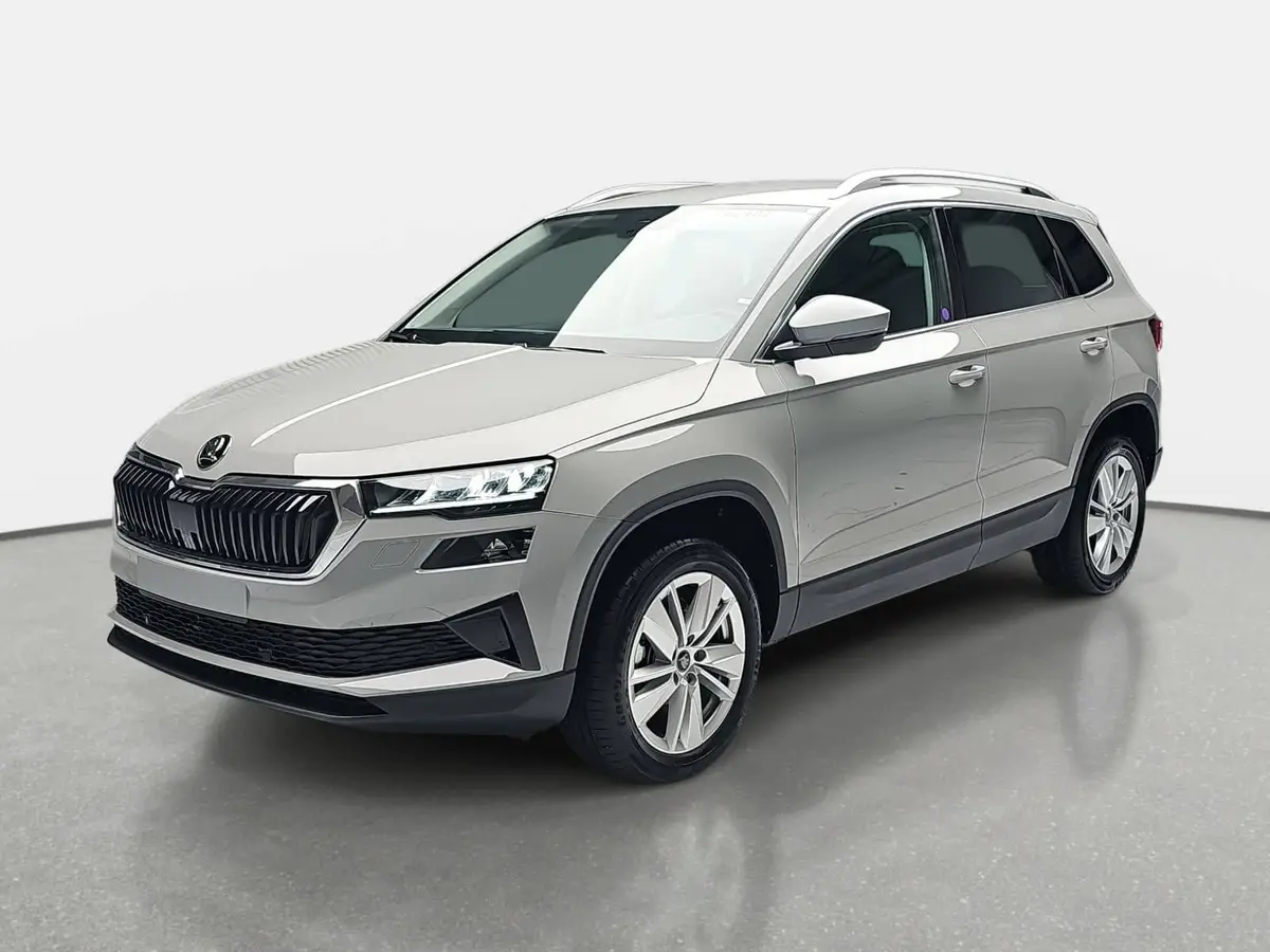 SKODA KAROQ 1.5 TSI DSG SELECTION LED ACC AHK