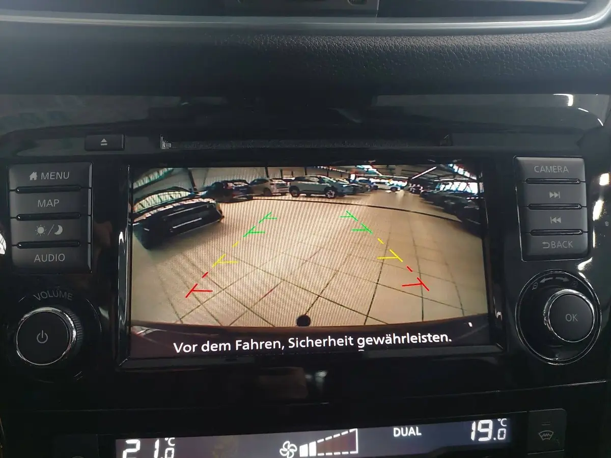 NISSAN QASHQAI 1.3 DIG-T NAVI CONNECT WINTER PDC KAMERA LM