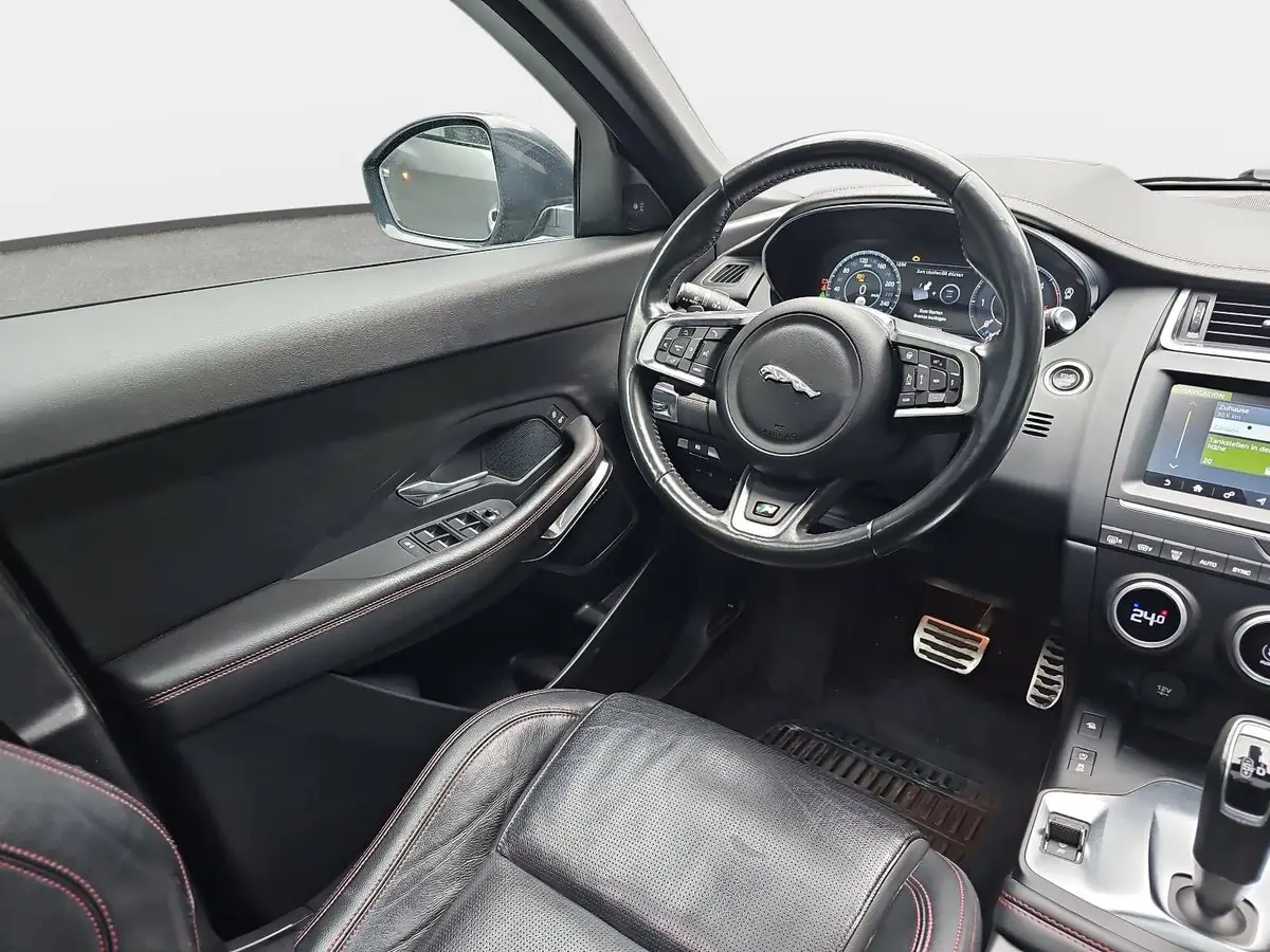 JAGUAR E-PACE D180 AUTO. R-DYNAMIC AWD NAVI LED LEDER WINTER 360