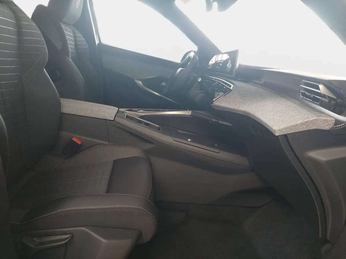 PEUGEOT 3008 1.2 HYBRID 145 E-DSC6 GT NAVI KLIMA LED AHK LM19