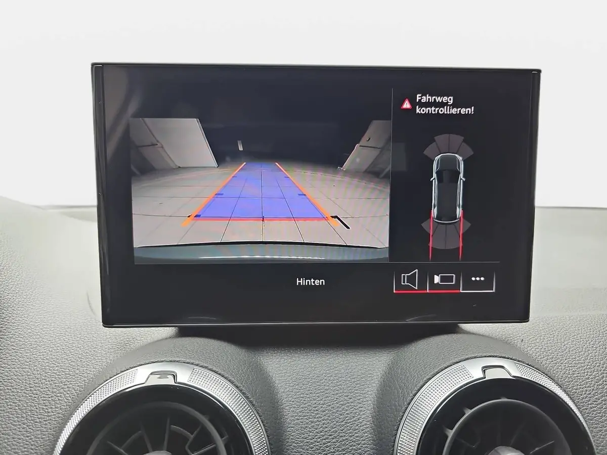 AUDI Q2 35 TFSI S-TRONIC S LINE NAVI LED ACC EL.HECKKL. WI