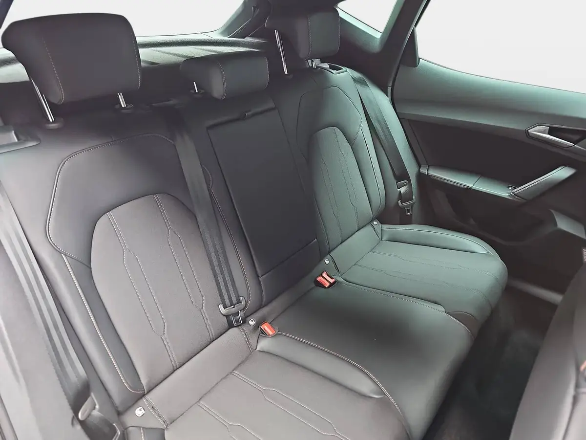 CUPRA FORMENTOR 1.5 ETSI DSG NAVI LED-MATRIX PANO EL.HECKK. ACC KA