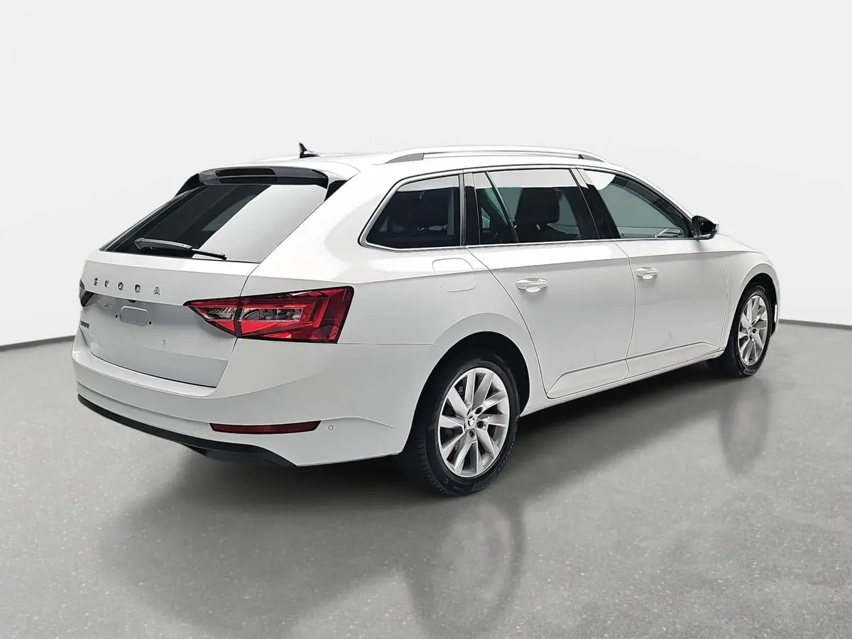 SKODA SUPERB COMBI 2.0 TDI DSG STYLE NAVI LED LM