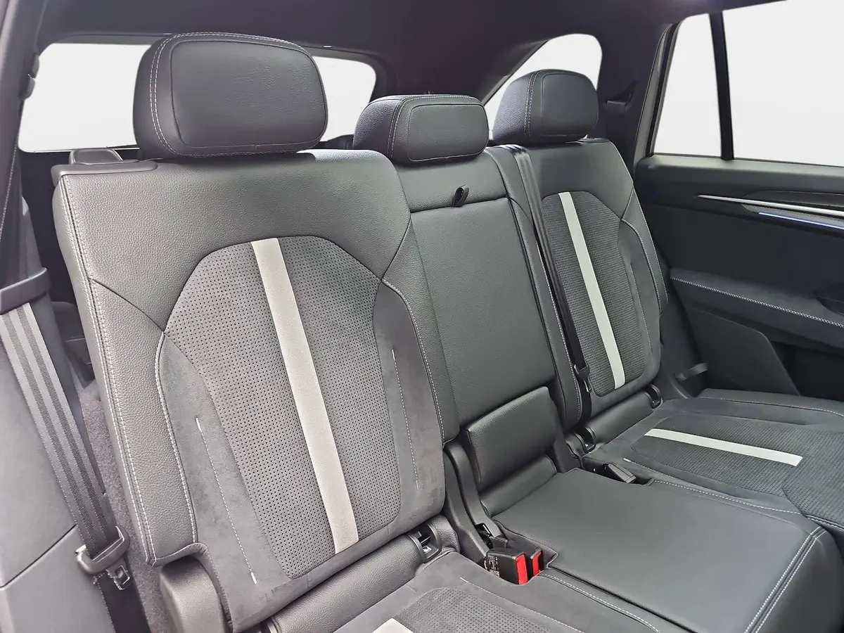 SKODA KODIAQ 2.0 TDI DSG SPORTLINE 4X4 PANO AHK